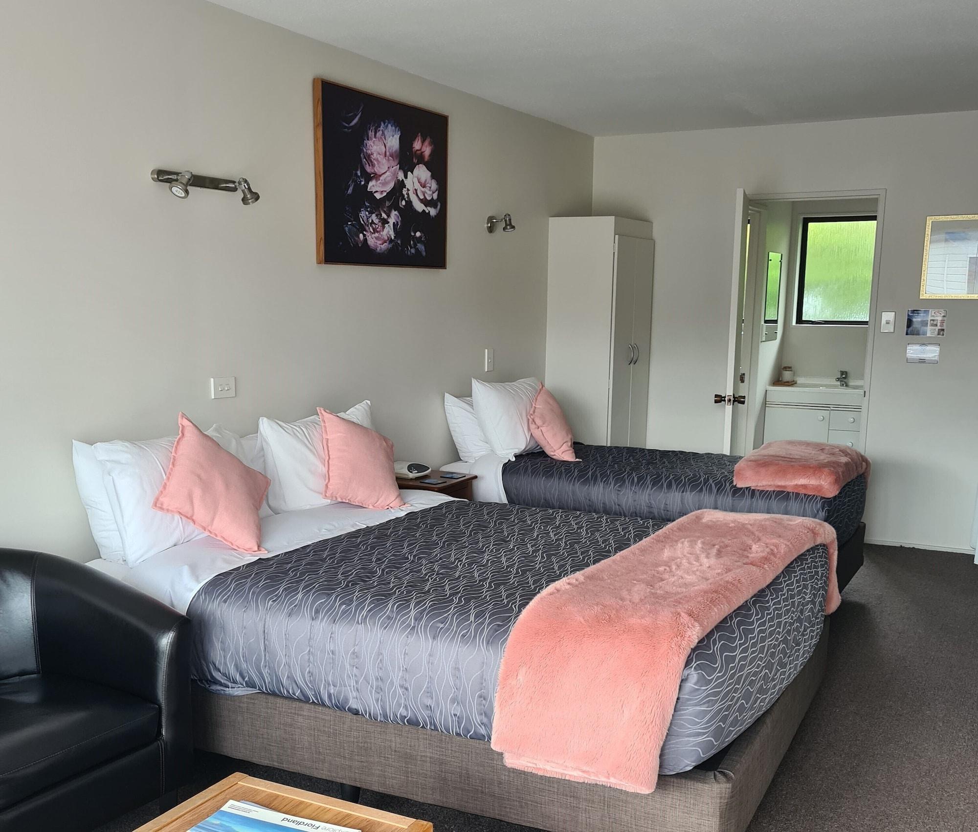 Arran Motel 4*