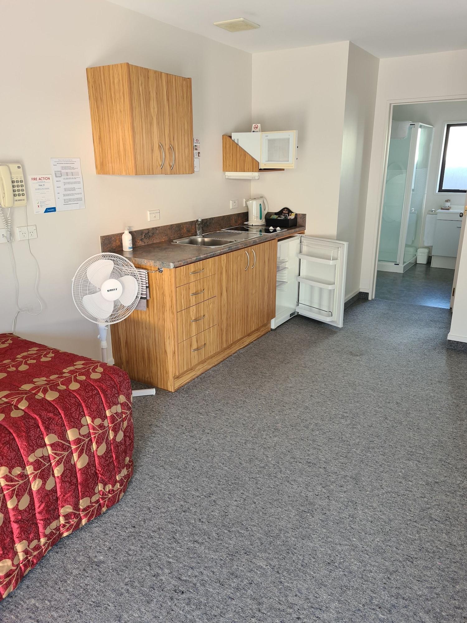 Arran Motel 4*